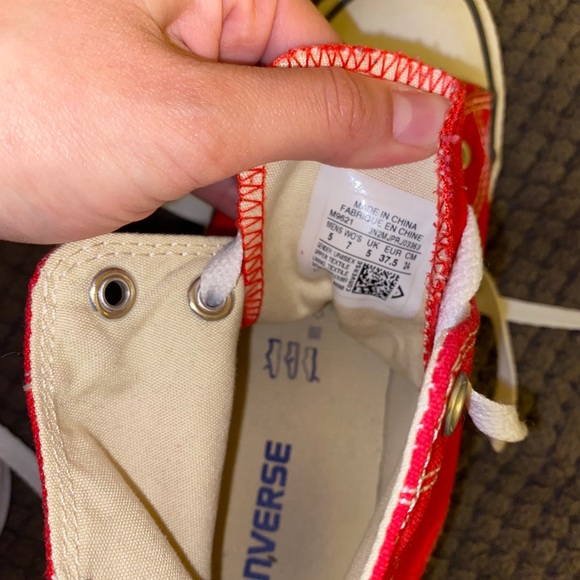 Red Chuck Taylor High Top Converse Unisex classics - Picture 4 of 6